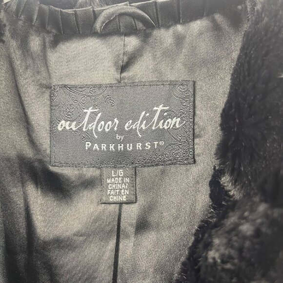 Outdoor Edition By Parkhurst Long Black Faux Fur Coat With Button Closure - Picture 9 of 14